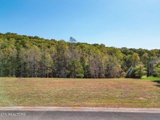 516 Beckets Way, Lenoir City, TN 37772