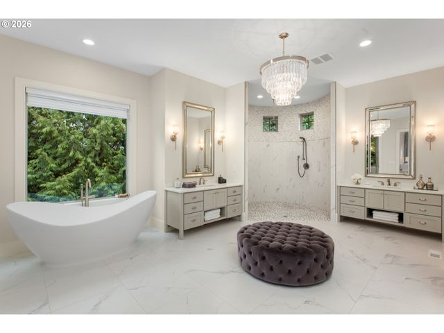 12510 Se MT SCOTT Blvd, Happy Valley, OR 97086