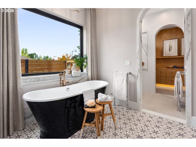 12510 Se MT SCOTT Blvd, Happy Valley, OR 97086