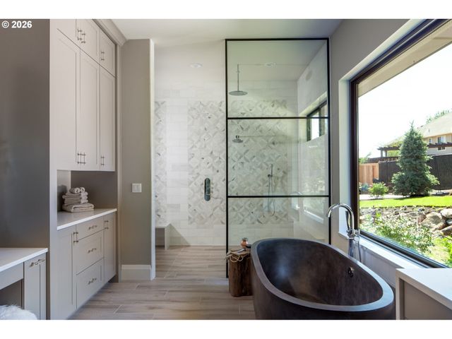 12510 Se MT SCOTT Blvd, Happy Valley, OR 97086