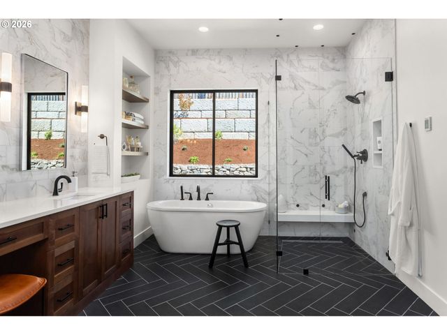 12510 Se MT SCOTT Blvd, Happy Valley, OR 97086