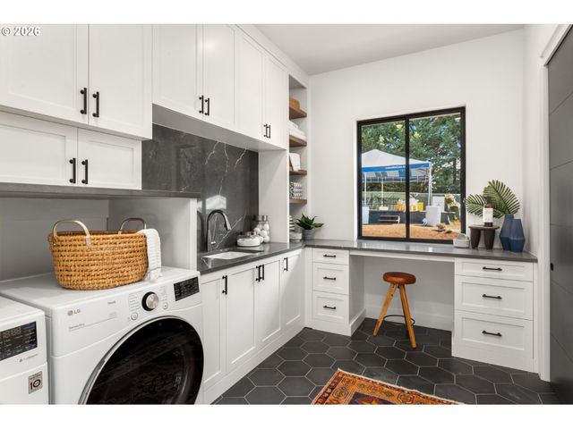 12510 Se MT SCOTT Blvd, Happy Valley, OR 97086