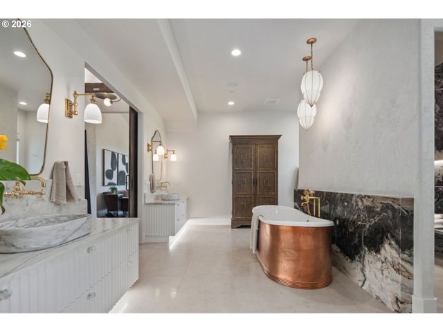 12510 Se MT SCOTT Blvd, Happy Valley, OR 97086