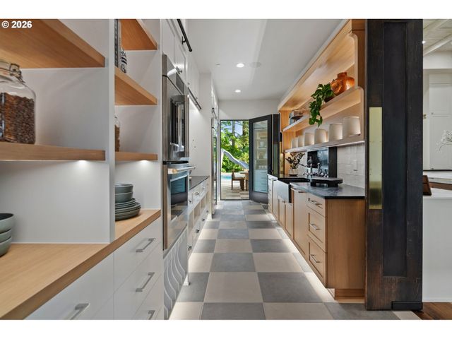 12510 Se MT SCOTT Blvd, Happy Valley, OR 97086