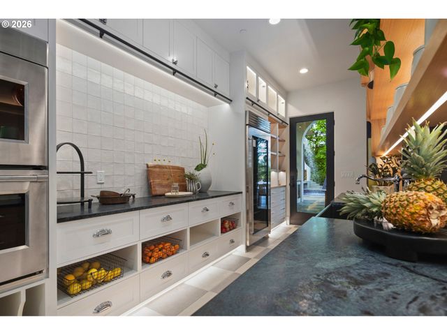 12510 Se MT SCOTT Blvd, Happy Valley, OR 97086