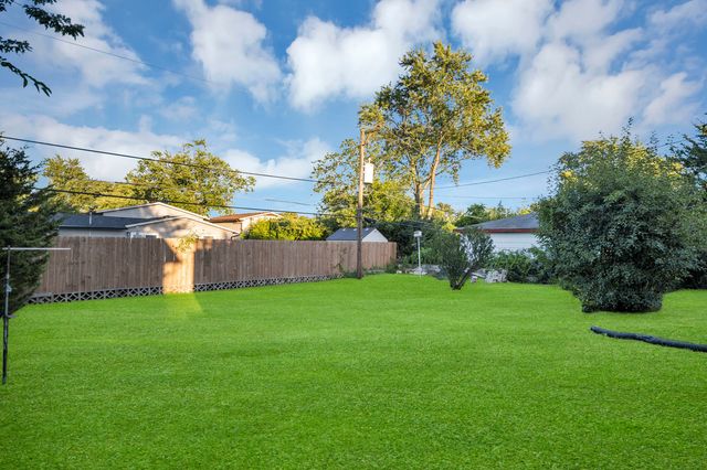 7031 glenwood Lane, Hanover Park, IL 60133