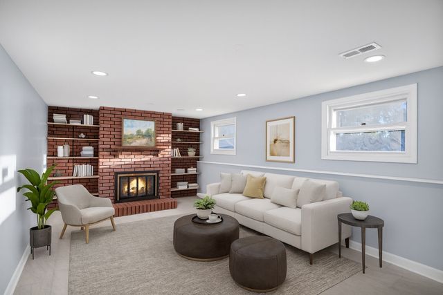 7031 glenwood Lane, Hanover Park, IL 60133