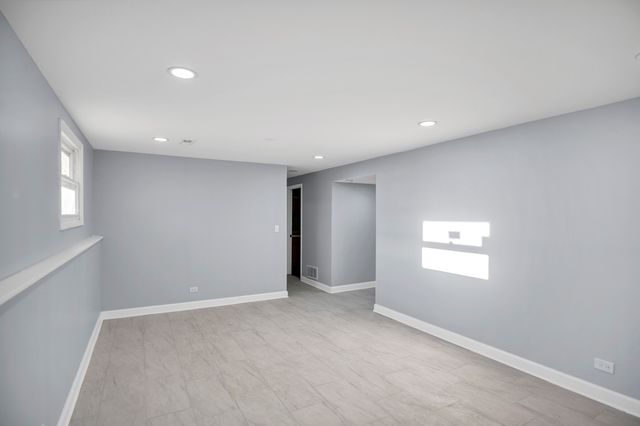 7031 glenwood Lane, Hanover Park, IL 60133