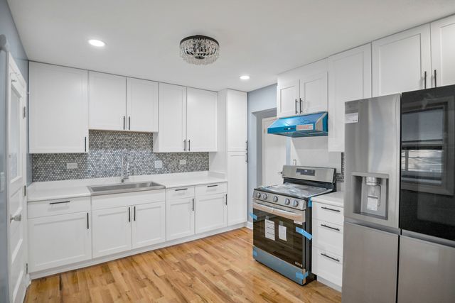 7031 glenwood Lane, Hanover Park, IL 60133