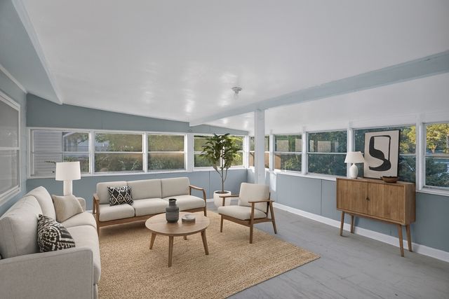 7031 glenwood Lane, Hanover Park, IL 60133