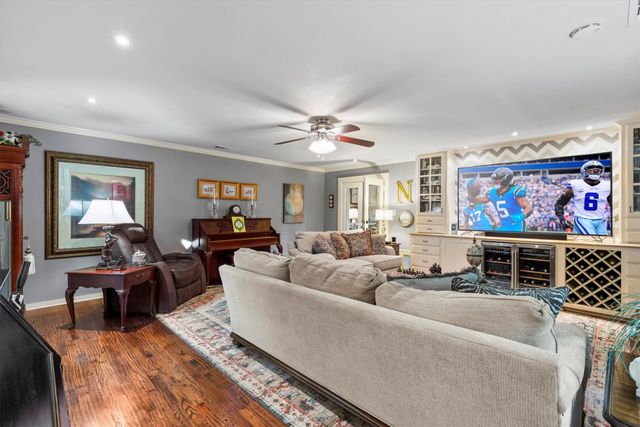 1432 Sylvan Avenue, Dallas, TX 75208