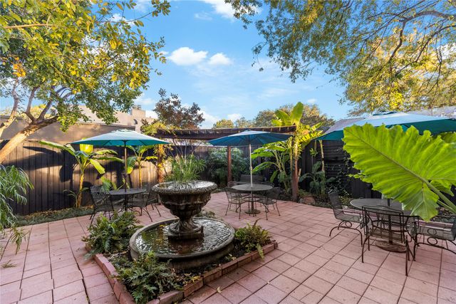 1432 Sylvan Avenue, Dallas, TX 75208