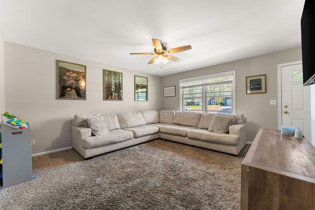 2156 St Joseph Lane, Valparaiso, IN 46385