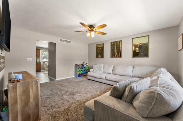2156 St Joseph Lane, Valparaiso, IN 46385