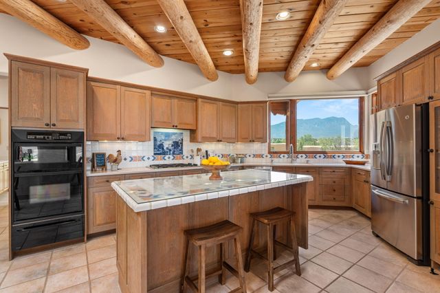 25 First Mesa Court, Placitas, NM 87043