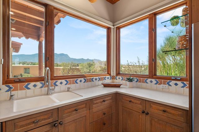 25 First Mesa Court, Placitas, NM 87043