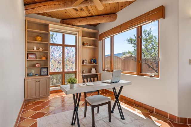 25 First Mesa Court, Placitas, NM 87043