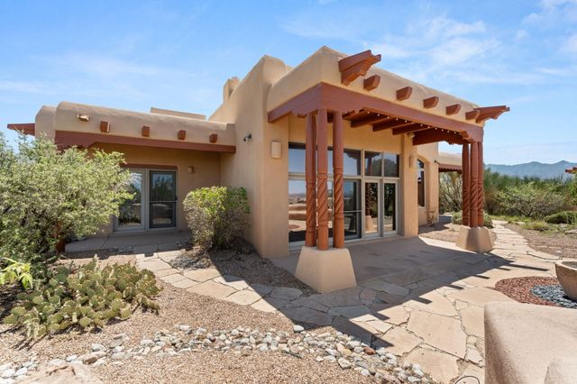 25 First Mesa Court, Placitas, NM 87043