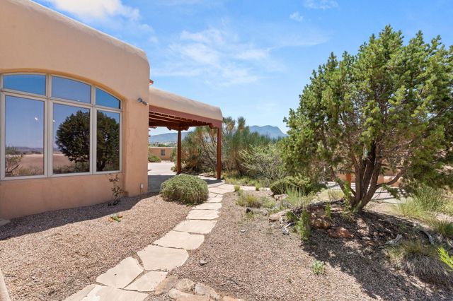 25 First Mesa Court, Placitas, NM 87043