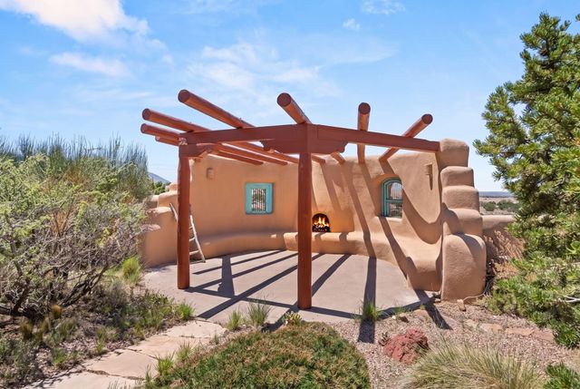 25 First Mesa Court, Placitas, NM 87043