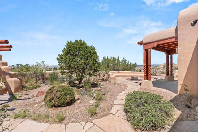 25 First Mesa Court, Placitas, NM 87043