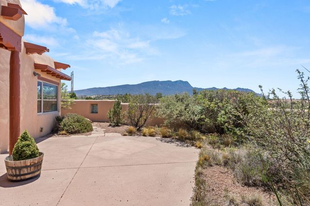 25 First Mesa Court, Placitas, NM 87043