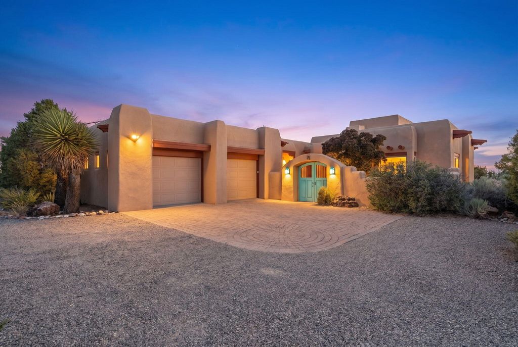 25 First Mesa Court, Placitas, NM 87043