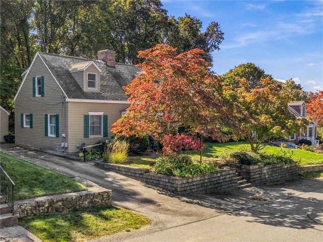 15 Welcome Road, Smithfield, RI 02917