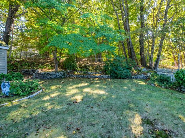 15 Welcome Road, Smithfield, RI 02917