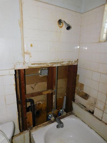 706 SW 49th St, Lawton, OK 73505