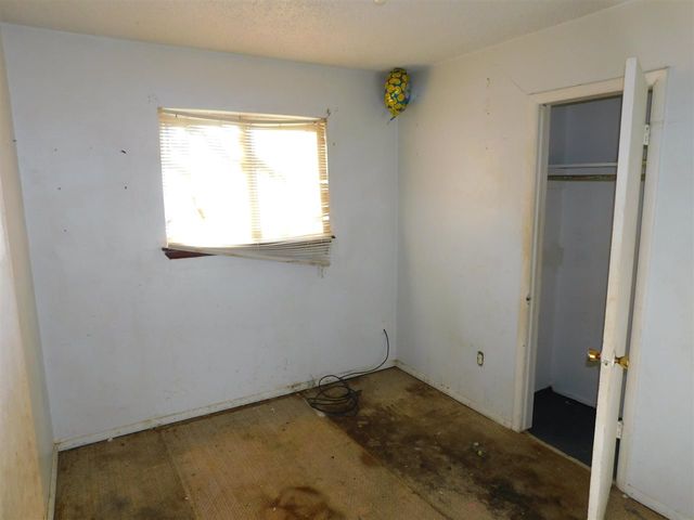 706 SW 49th St, Lawton, OK 73505