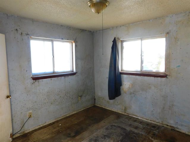 706 SW 49th St, Lawton, OK 73505