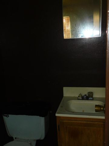 706 SW 49th St, Lawton, OK 73505