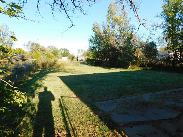 706 SW 49th St, Lawton, OK 73505