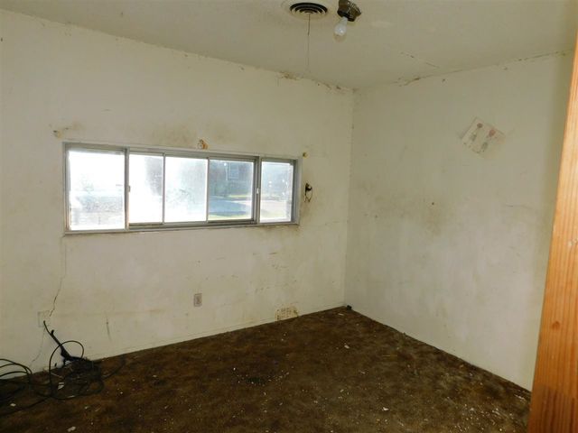 706 SW 49th St, Lawton, OK 73505