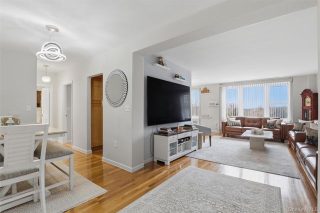 333 Bronx River Road 616, Yonkers, NY 10704
