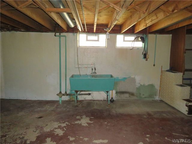 262 Lydia Lane, Cheektowaga, NY 14225