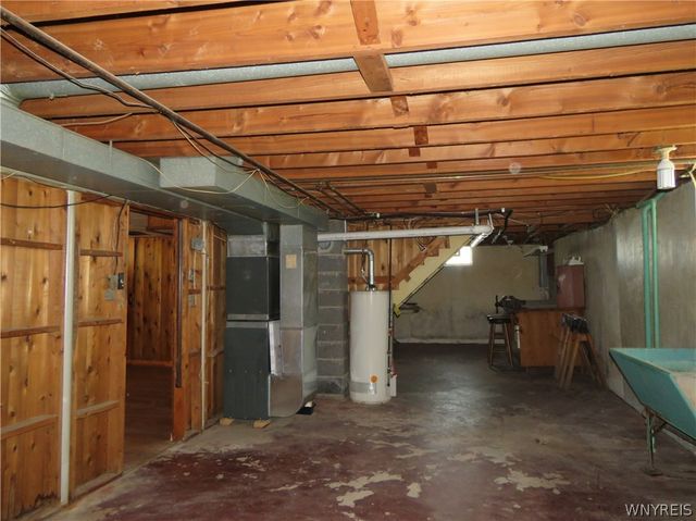 262 Lydia Lane, Cheektowaga, NY 14225