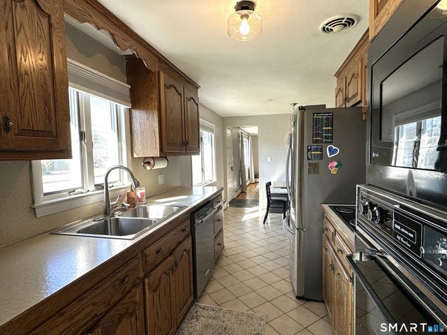 11 York Road, Berlin, CT 06037