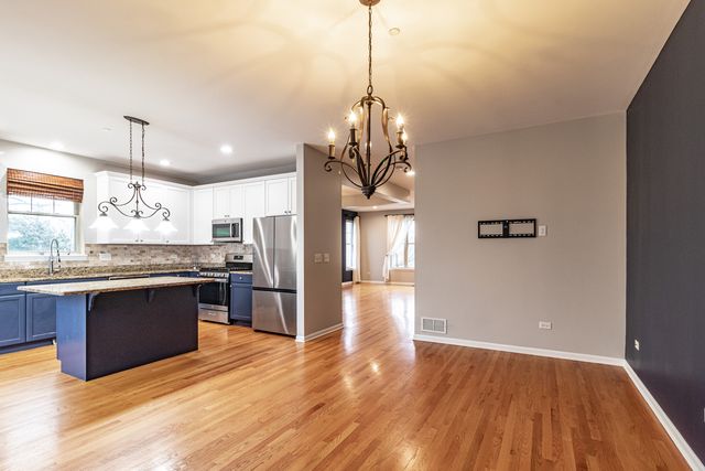 1140 Danforth Court, Vernon Hills, IL 60061