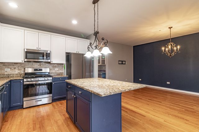 1140 Danforth Court, Vernon Hills, IL 60061