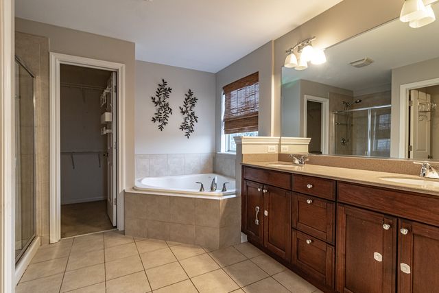 1140 Danforth Court, Vernon Hills, IL 60061