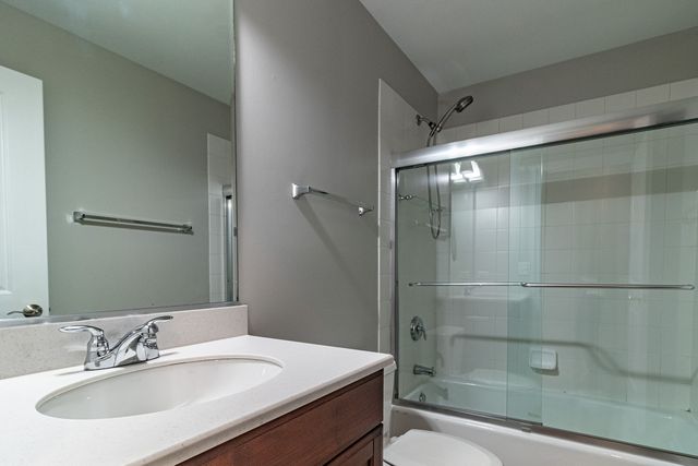 1140 Danforth Court, Vernon Hills, IL 60061