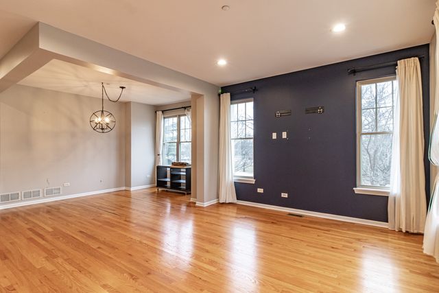 1140 Danforth Court, Vernon Hills, IL 60061