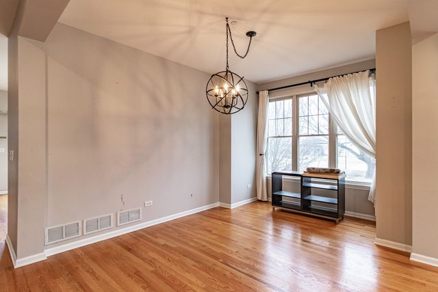 1140 Danforth Court, Vernon Hills, IL 60061