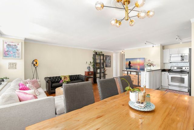 655 W Irving Park Road 5308, Chicago, IL 60613