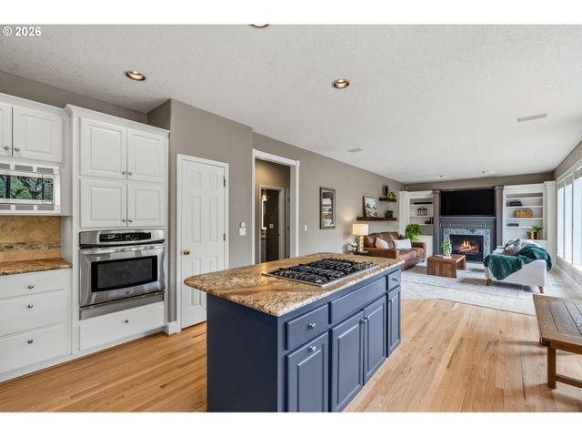 31175 Sw WILLAMETTE Way, Wilsonville, OR 97070