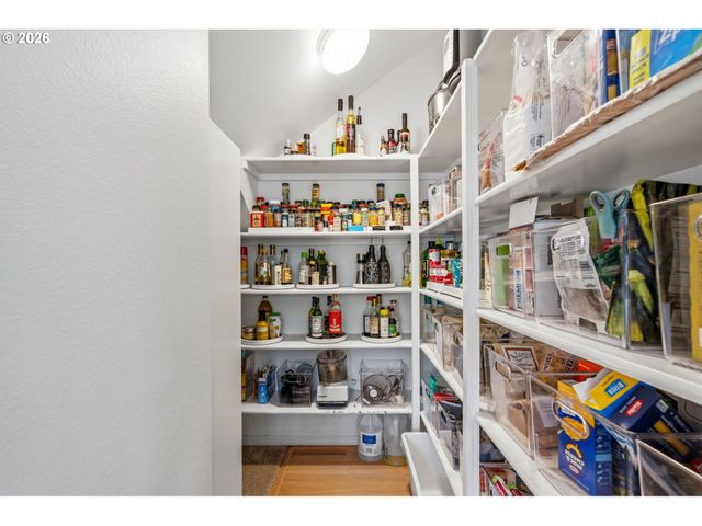 31175 Sw WILLAMETTE Way, Wilsonville, OR 97070