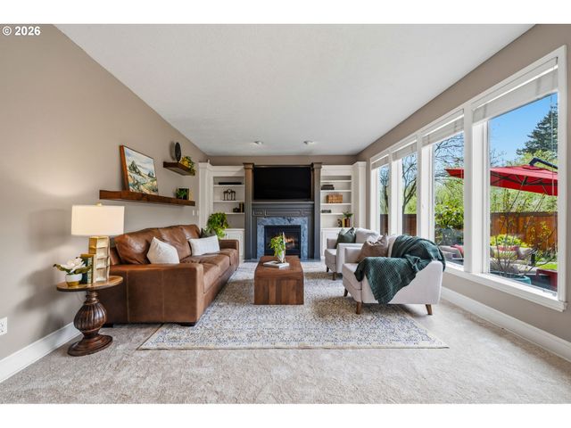 31175 Sw WILLAMETTE Way, Wilsonville, OR 97070