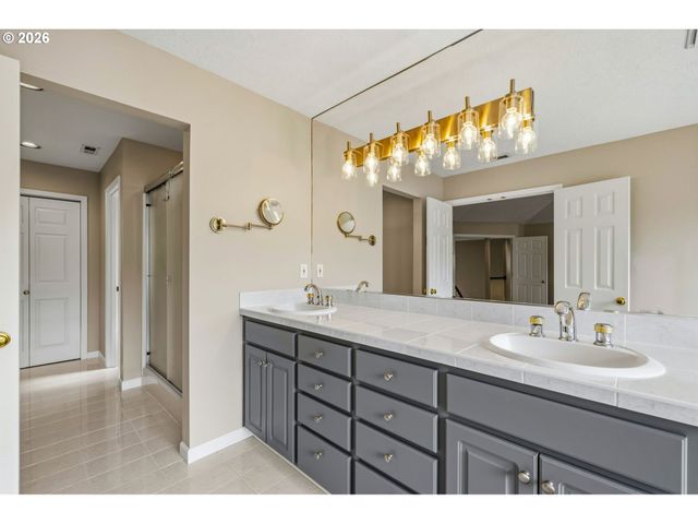 31175 Sw WILLAMETTE Way, Wilsonville, OR 97070